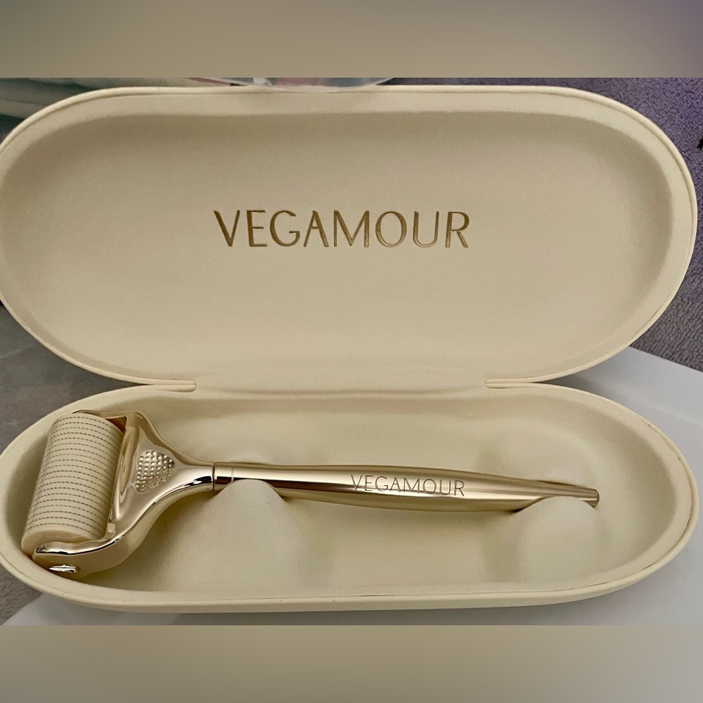 VEGAMOUR GRO+ Advanced Dermaroller